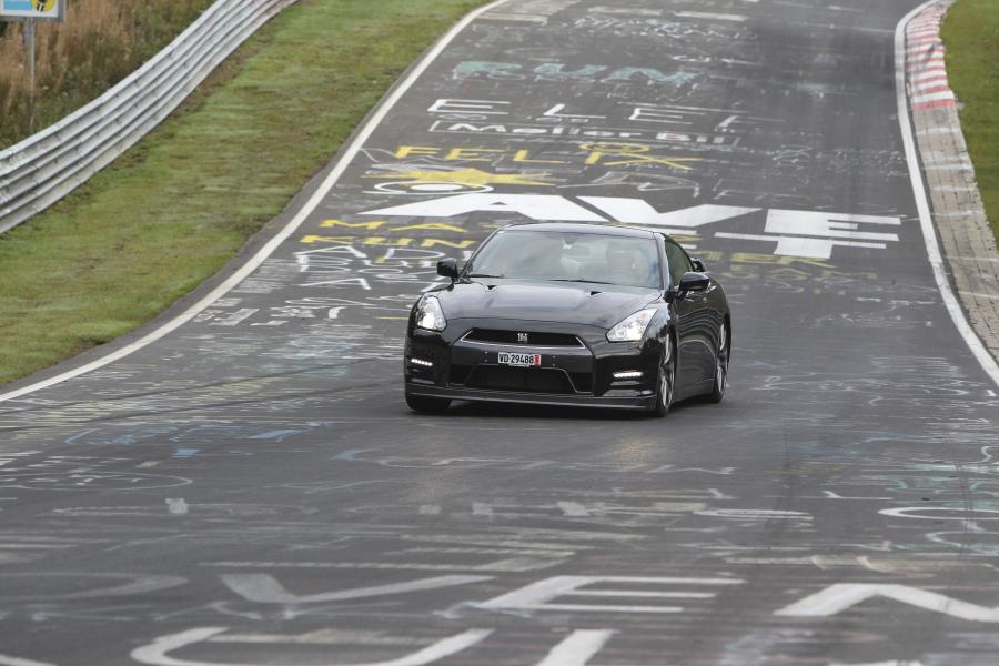  Nissan GT-R 2013 года  (EU) (фото 45 из 69)
